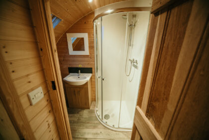 Toms Eco Lodge Tapnell Farm Shower room