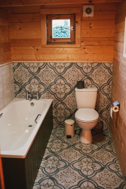 Tapnell Farm Toms Eco Lodge Wood Cabin Bathroom