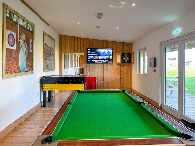 The Clubhouse Tapnell Farm Live Sport 4