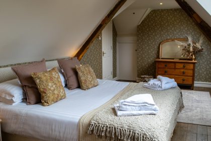 Tapnell Manor Butterfly Room 15